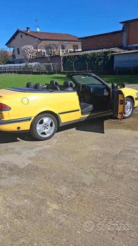 Usata Saab 900 Cabriolet 160 CV (117 kW) 1997 Giallo Cabrio