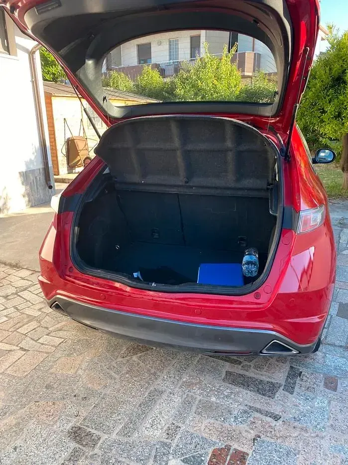 Usata Honda Civic Elegance 99 CV (72 kW) 2010 Rosso Berlina