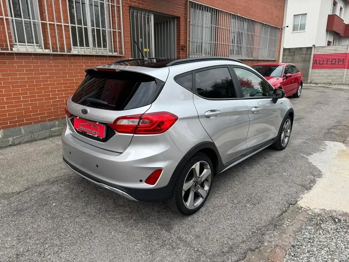 Usata Ford Fiesta Active 86 CV (63 kW) 2019 Grigio Utilitaria