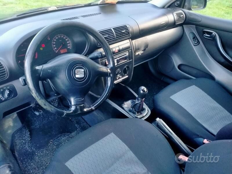 Usata Seat Leon 90 CV (66 kW) 2003 Utilitaria