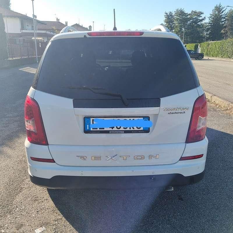Usata 2015 Ssangyong (KGM) Rexton SUV | 10.500 € (Buon prezzo) - Immagine 1/4