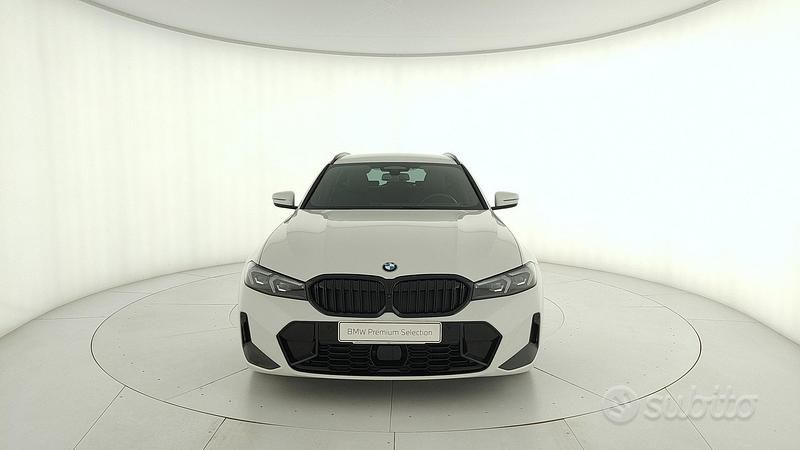 Usata BMW 320e M Sport 190 CV (139 kW) 2025 Bianco Station wagon