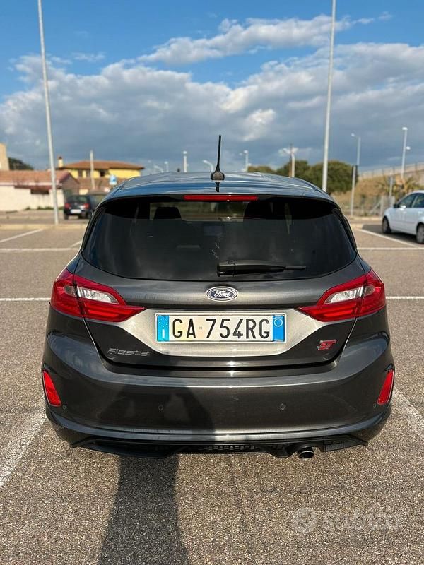Usata Ford Fiesta ST-Line 86 CV (63 kW) 2020 Grigio Utilitaria