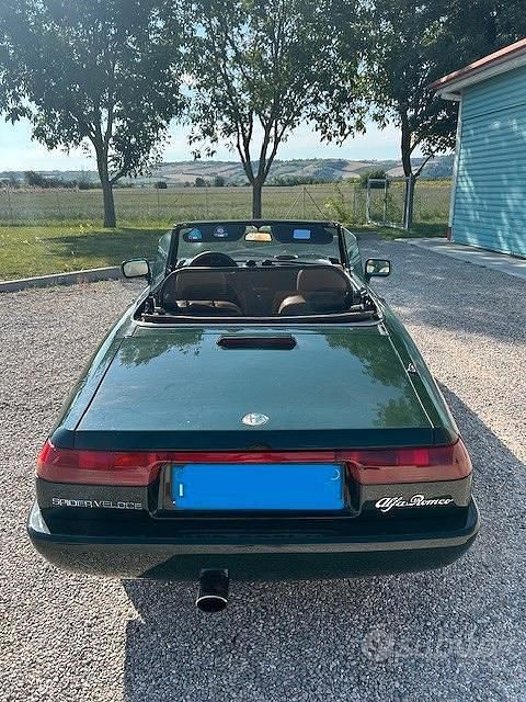 Usata Alfa Romeo Spider 128 CV (94 kW) 1993 Verde Cabrio