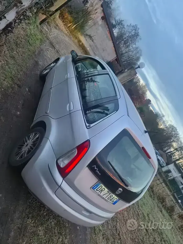 Usata Lancia Musa 95 CV (69 kW) 2008 Monovolume