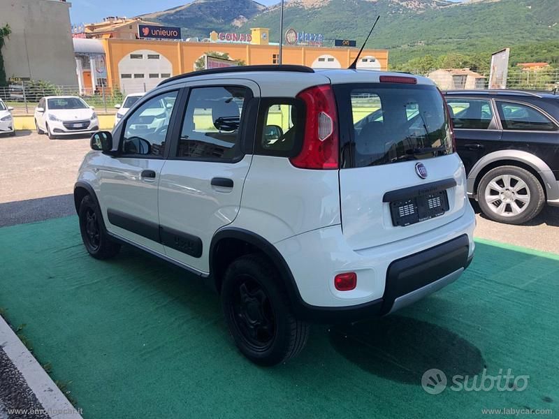 Usata Fiat Panda 4x4 S 95 CV (69 kW) 2017 Bianco Utilitaria