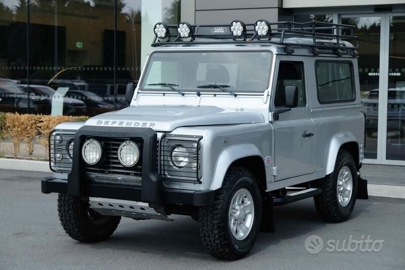 Usata Land Rover Defender SE 122 CV (89 kW) 2008 Argento SUV