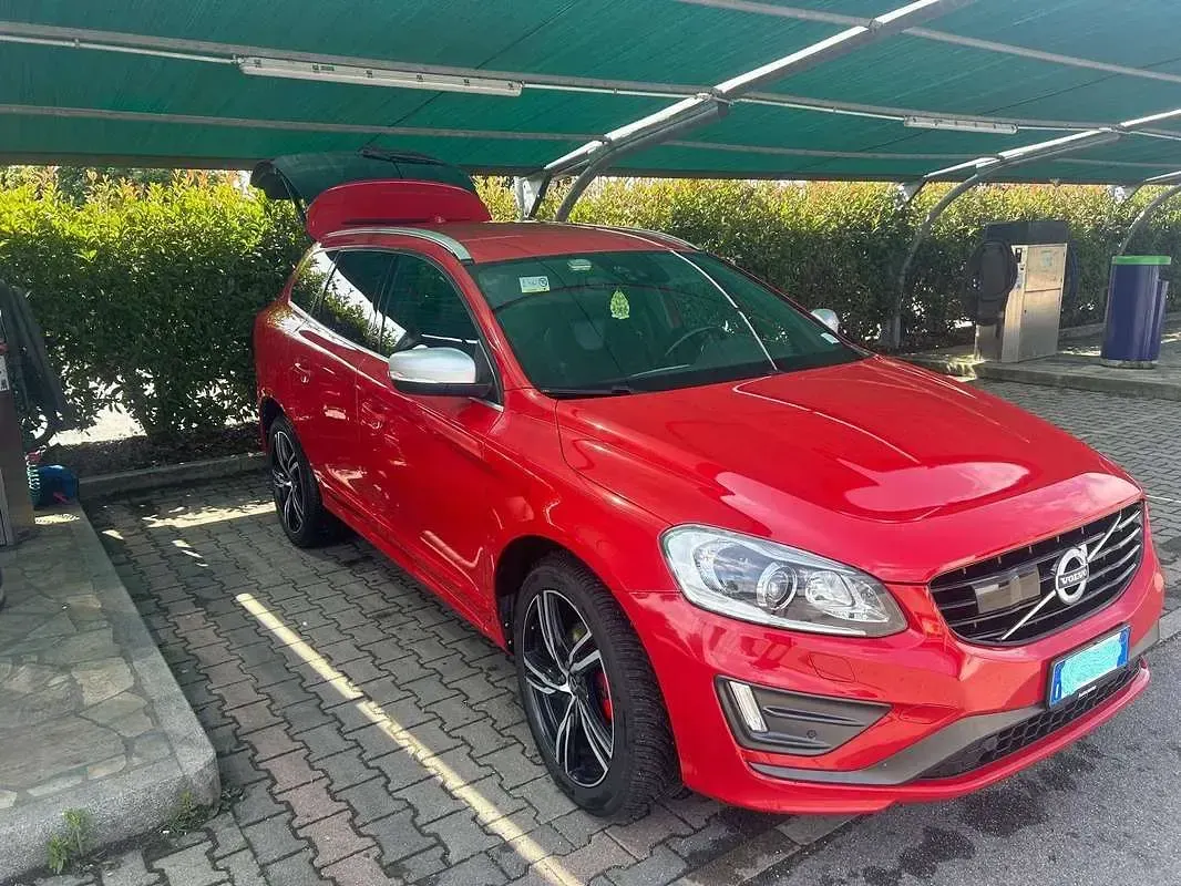 Usata Volvo XC60 R-Design 190 CV (139 kW) 2017 Rosso SUV