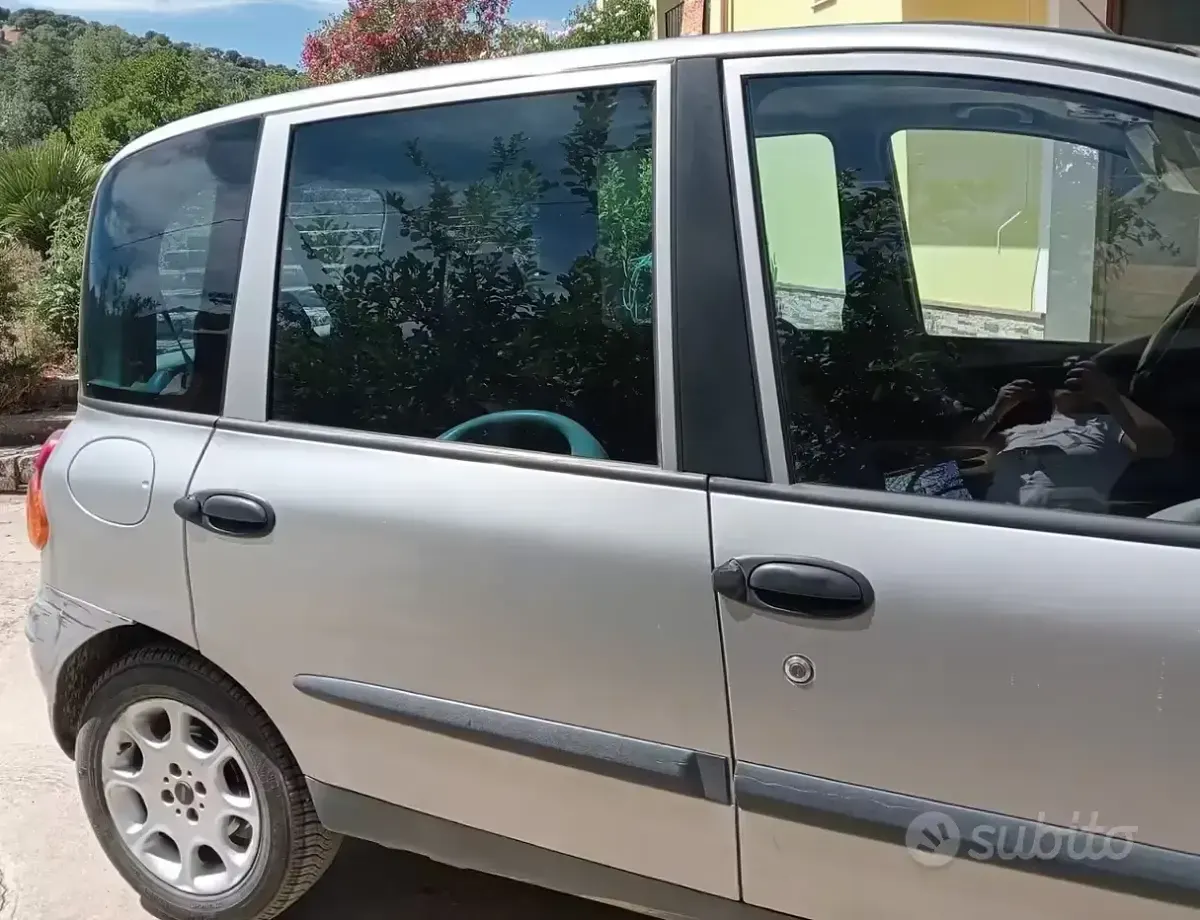 Usata Fiat Multipla 116 CV (85 kW) 2003 Grigio Monovolume