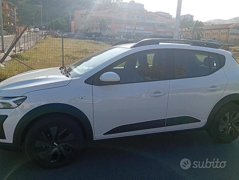 Usata Dacia Sandero Stepway 101 CV (74 kW) 2025 Bianco Berlina