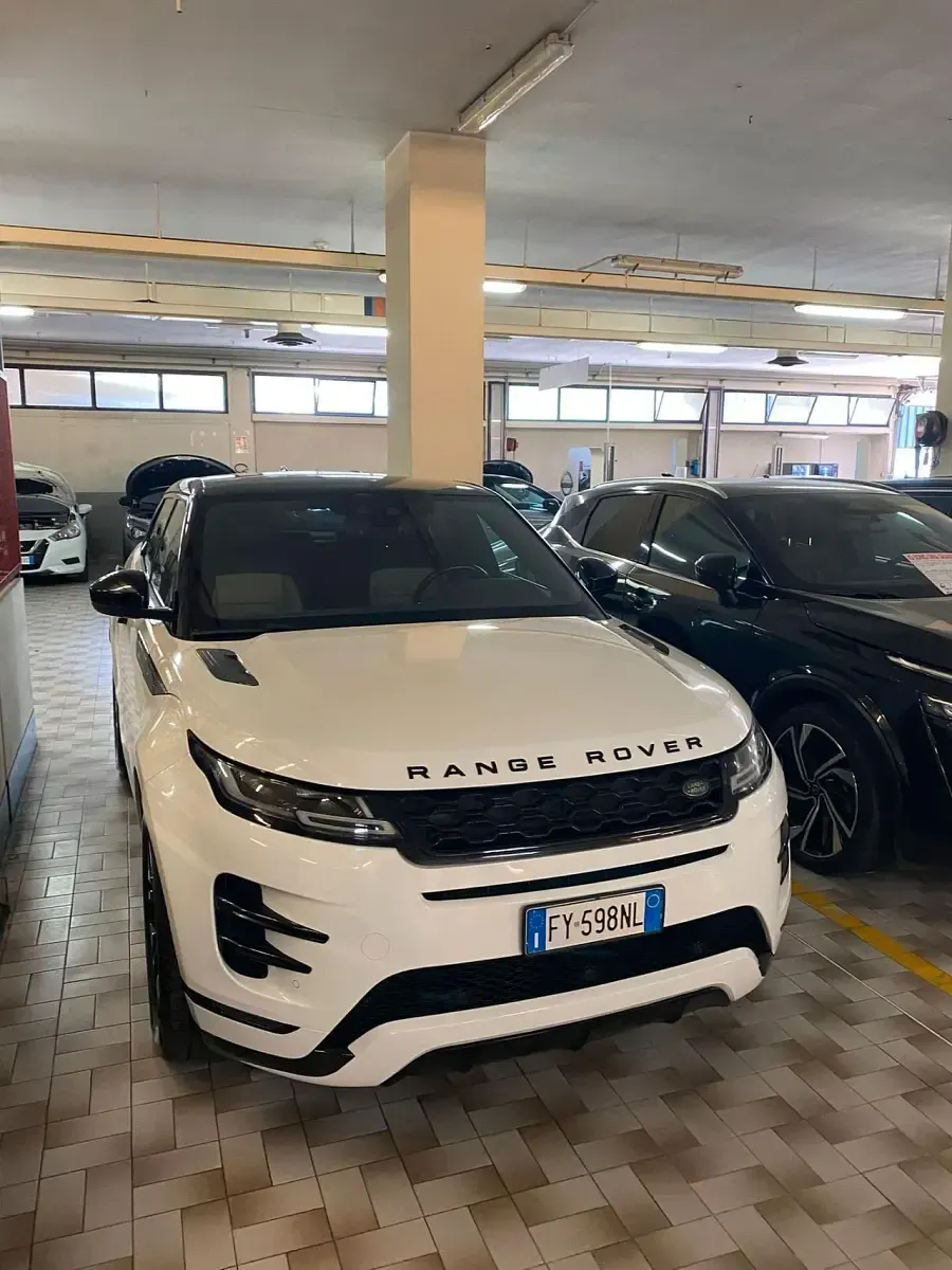 Usata Land Rover Range Rover evoque R-Dynamic 149 CV (109 kW) 2019 Bianco SUV