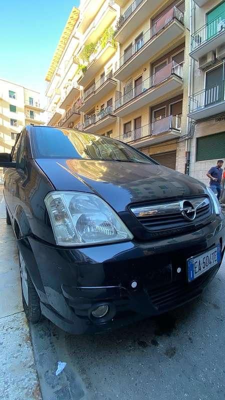 Nero Usata 2010 Opel Meriva Enjoy Monovolume | 1500 € (Super prezzo) - Immagine 1/4