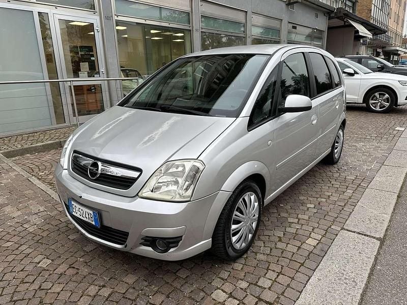 Argento Usata 2010 Opel Meriva Cosmo Monovolume | 1890 € (Super prezzo) - Immagine 1/4