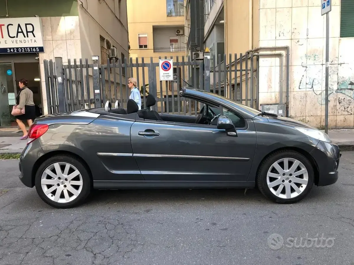 Usata Peugeot 207 CC 110 CV (80 kW) 2010 Grigio Cabrio