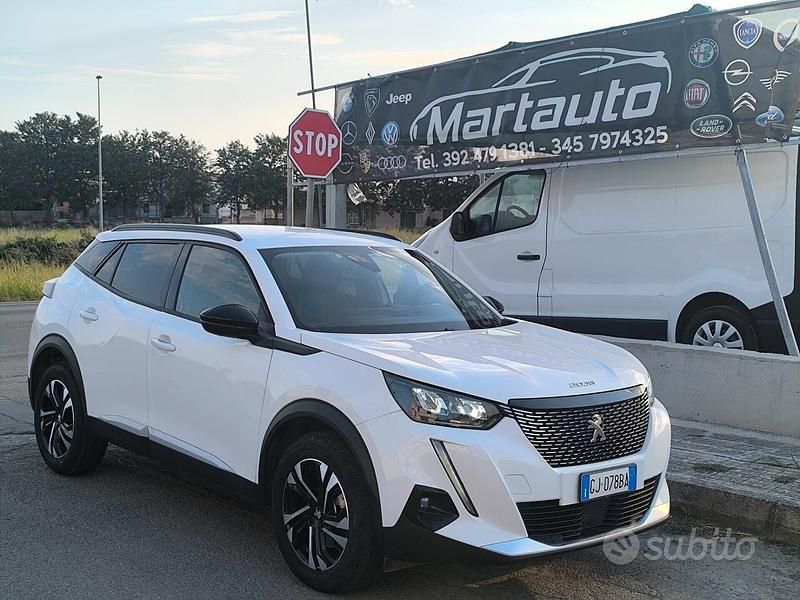 Usata Peugeot 2008 Allure 130 CV (95 kW) 2022 Bianco SUV