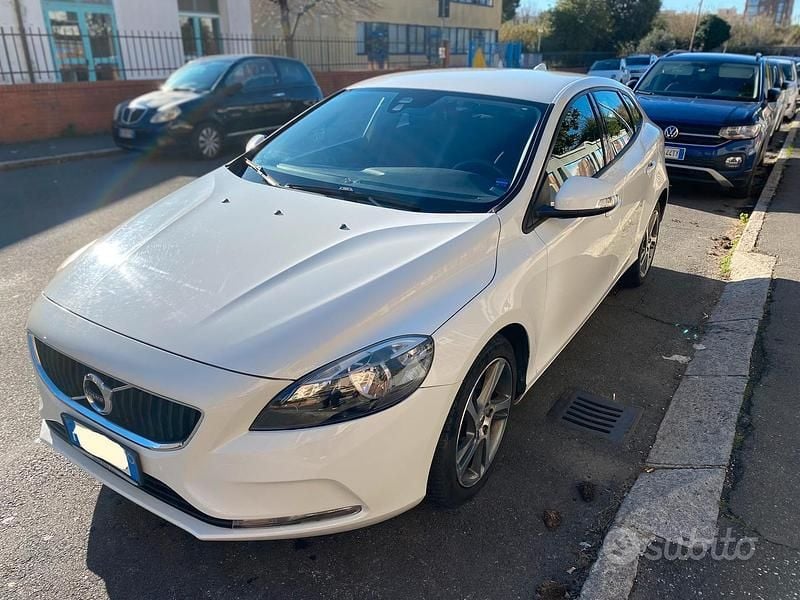 Usata Volvo V40 2016 Bianco Berlina