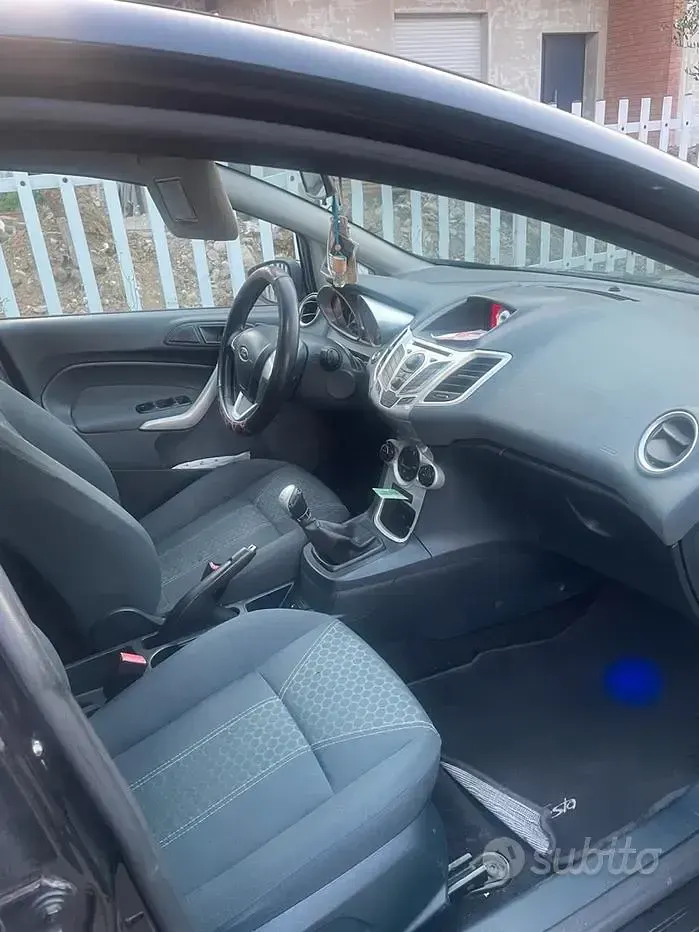 Usata Ford Fiesta Titanium 68 CV (50 kW) 2011 Nero Berlina