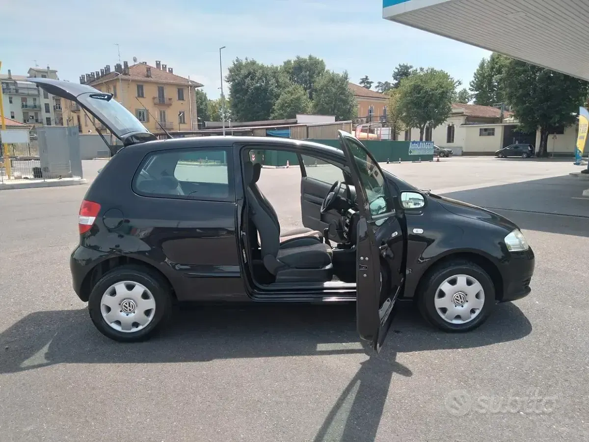 Usata VW Fox 54 CV (39 kW) 2008 Nero Utilitaria