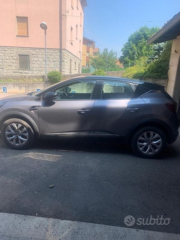 Usata Renault Captur 100 CV (73 kW) 2020 Marrone SUV