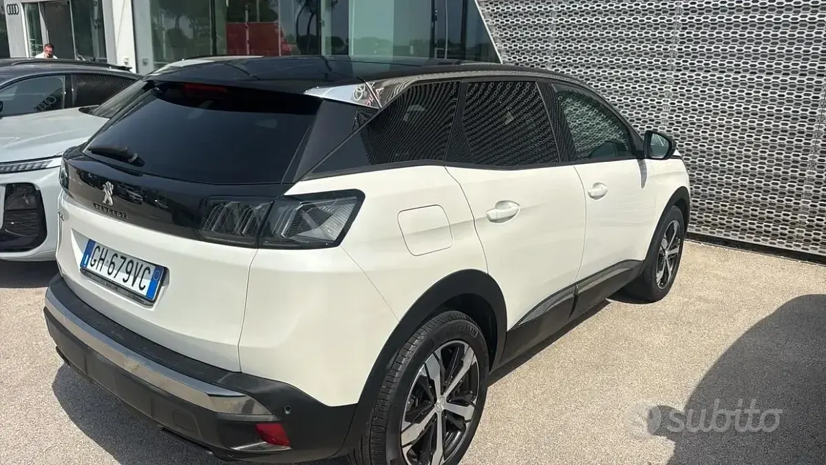 Usata Peugeot 3008 Allure 131 CV (96 kW) 2022 Bianco SUV
