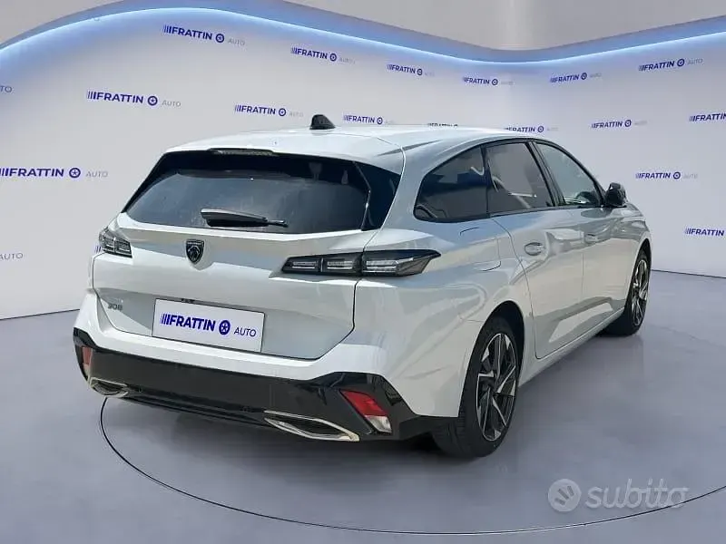 Usata Peugeot 308 Allure 131 CV (96 kW) 2024 Bianco okenite [m0su]  metall Station wagon