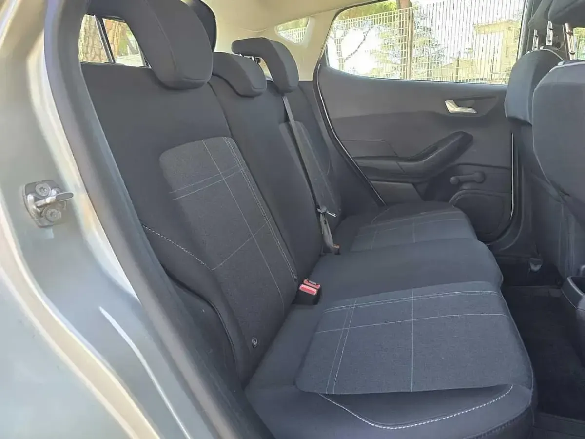 Usata Ford Fiesta Titanium 86 CV (63 kW) 2019 Grigio Utilitaria