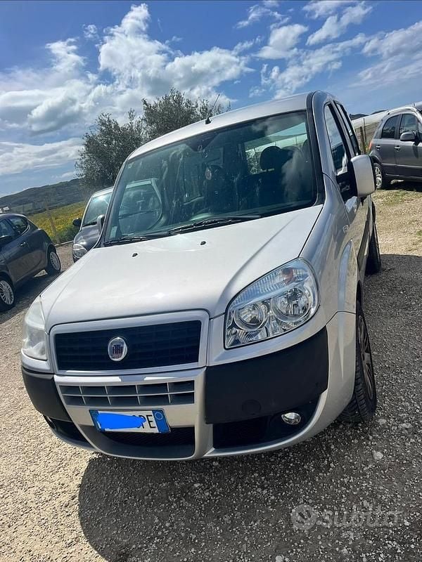 Usata Fiat Doblò Dynamic 105 CV (77 kW) 2009 Grigio Monovolume