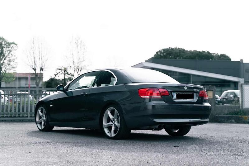 Begagnad BMW 325 Cabriolet Comfort Edition 218 HK (160 kW) 2007 Grå Cab
