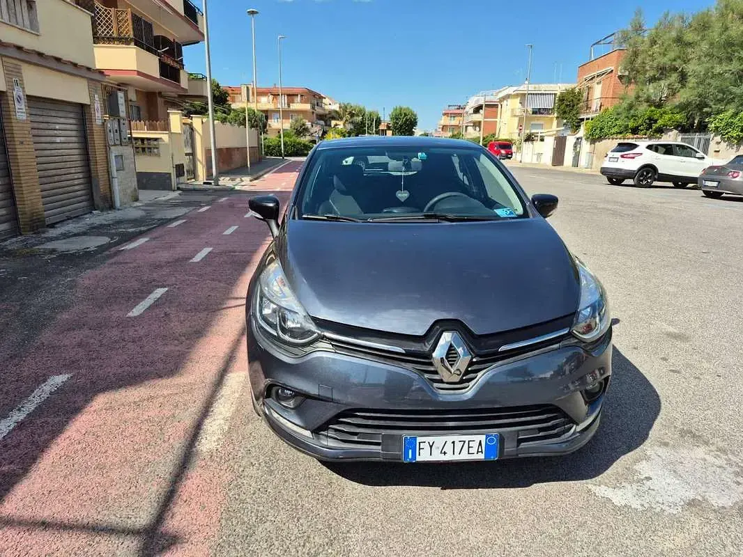 Usata Renault Clio IV Life 90 CV (66 kW) 2019 Grigio Berlina