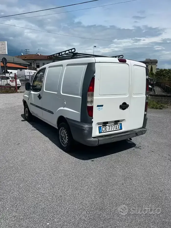Usata Fiat Doblò 63 CV (46 kW) 2004 Bianco Monovolume