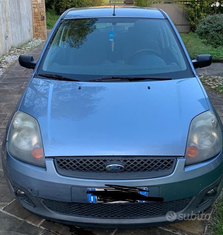 Usata Ford Fiesta 75 CV (55 kW) 2005 Utilitaria
