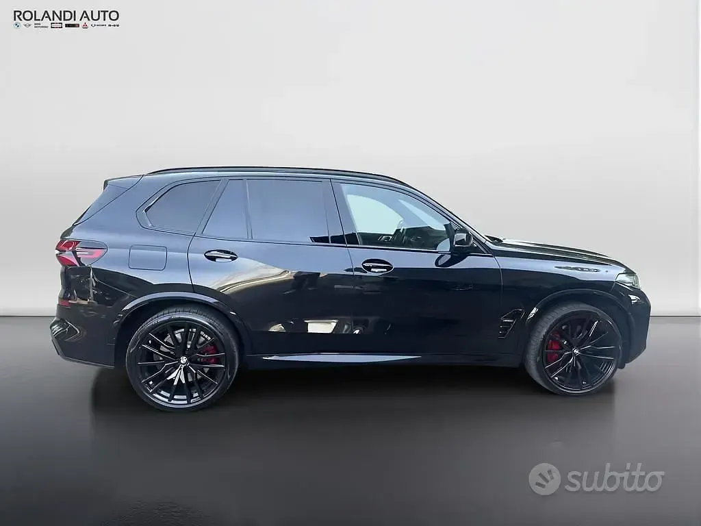 Begagnad BMW X5 M M Sport 530 HK (389 kW) 2024 Svart SUV