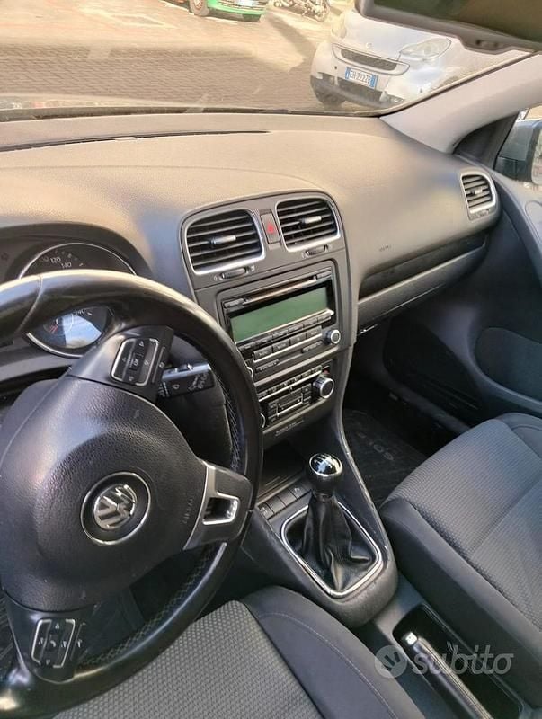 Usata VW Golf VI 102 CV (75 kW) 2011 Grigio Utilitaria
