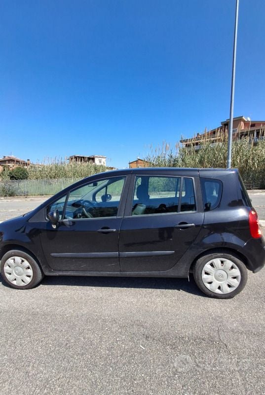 Usata Renault Modus 75 CV (55 kW) 2009 Nero Monovolume