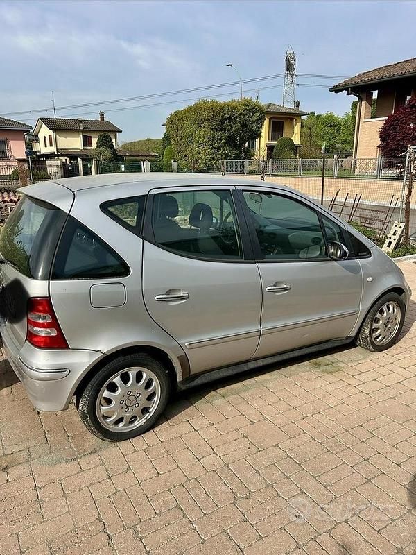 Usata Mercedes A170 95 CV (69 kW) 2002 Grigio Monovolume