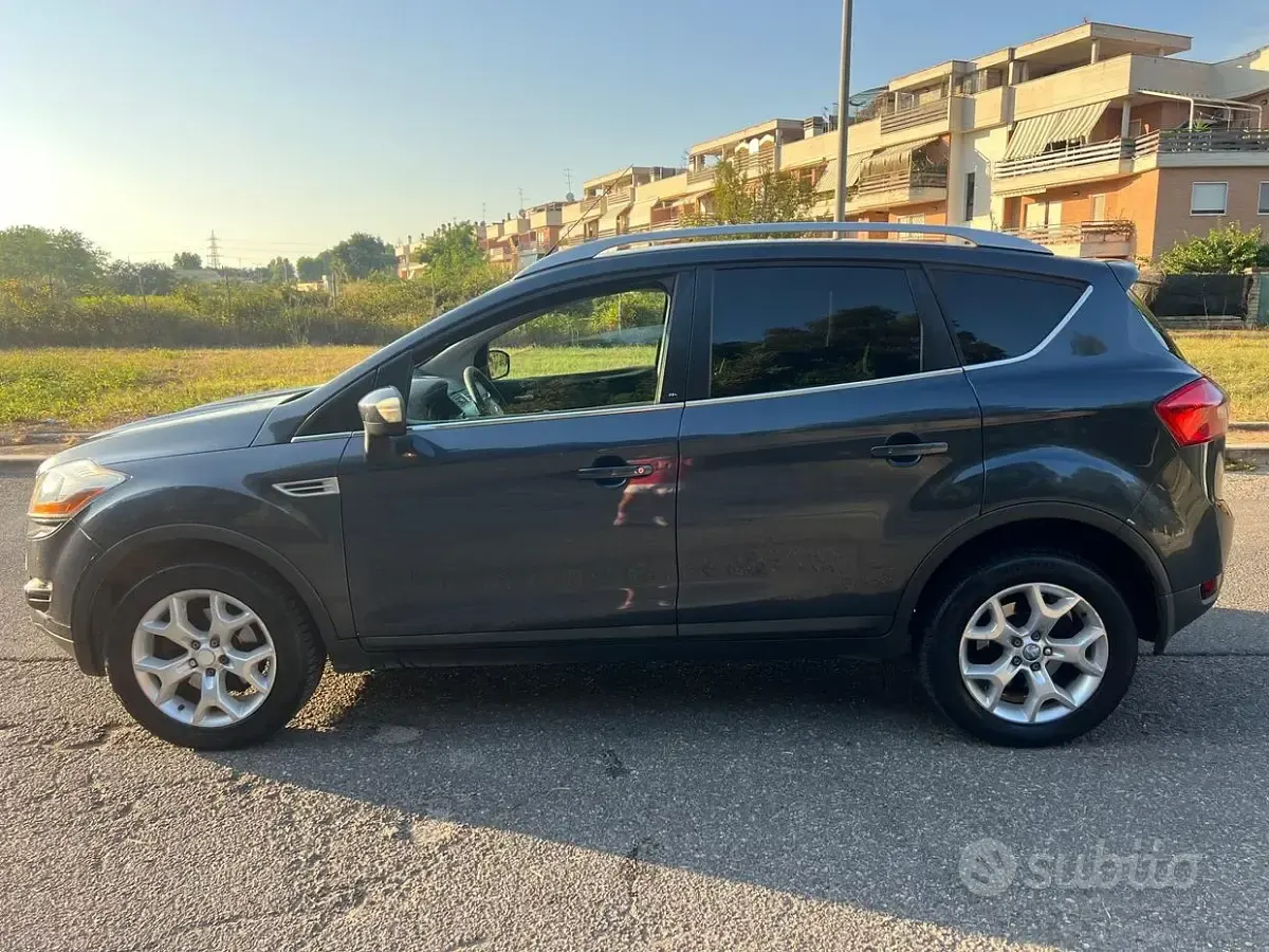 Usata Ford Kuga Titanium 136 CV (100 kW) 2009 Blu SUV