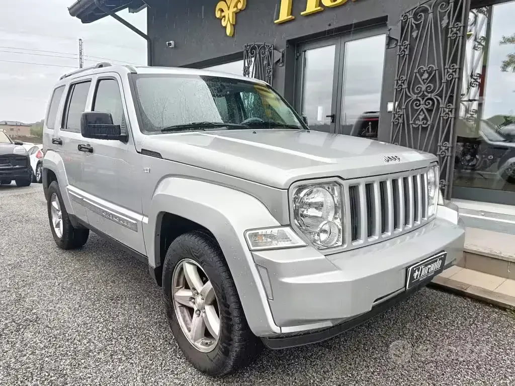 Second-hand Jeep Cherokee Limited 177 CP (130 kW) 2008 Gri SUV