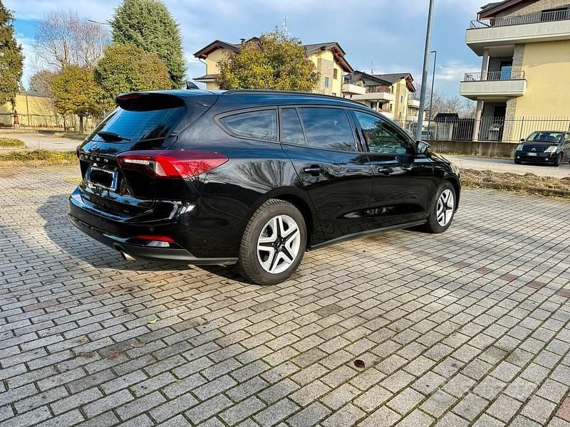 Usata Ford Focus 120 CV (88 kW) 2022 Nero Station wagon