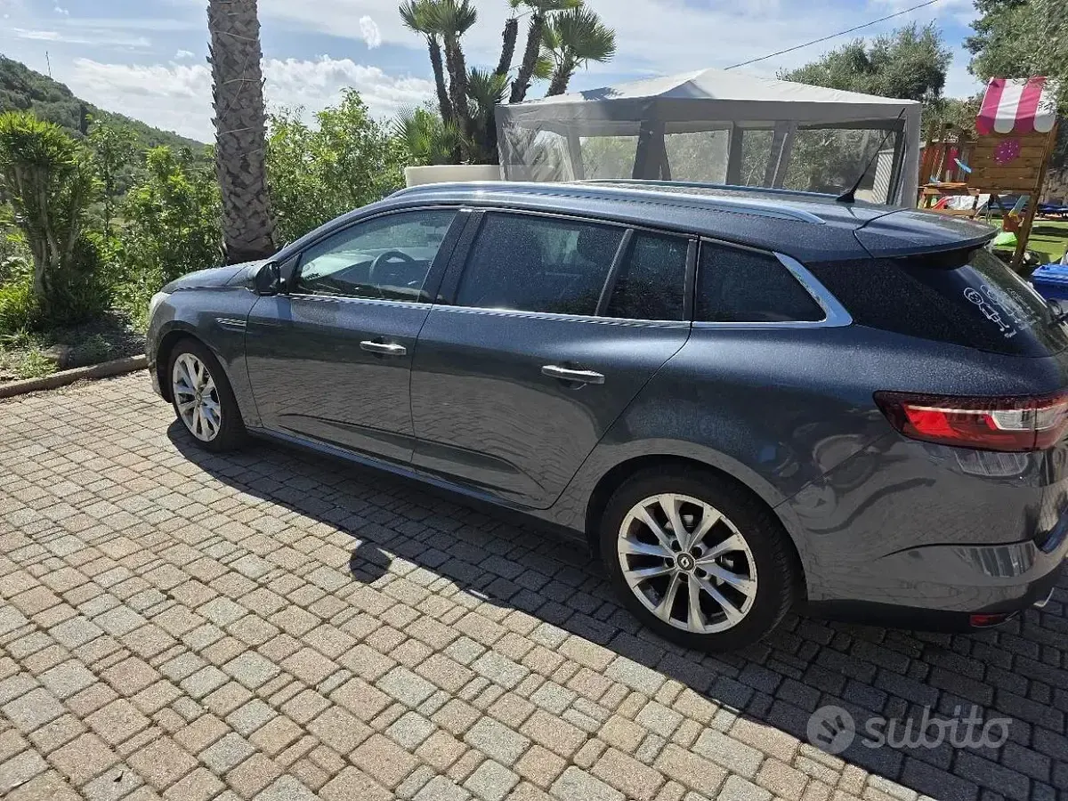 Usata Renault Mégane GrandTour 110 CV (80 kW) 2017 Grigio Station wagon