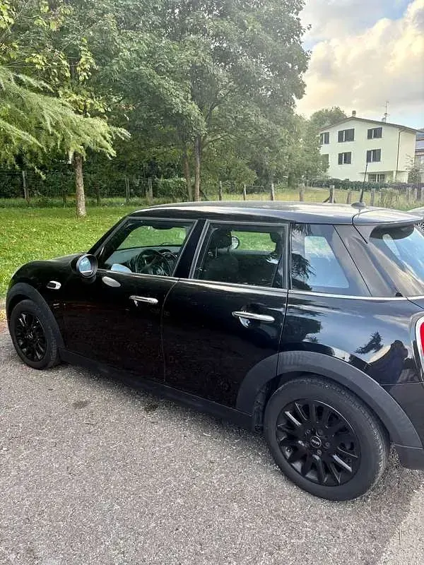 Usata Mini Cooper D Hype 116 CV (85 kW) 2017 Nero Utilitaria