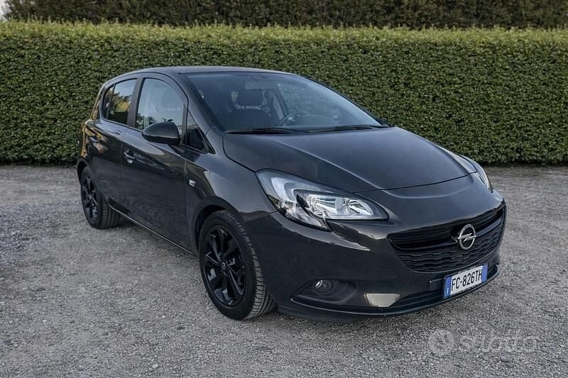 Usata Opel Corsa Cosmo 69 CV (50 kW) 2016 Grigio Utilitaria