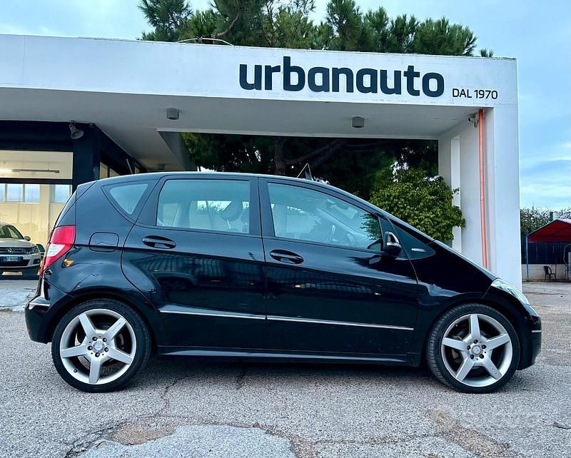 Usata Mercedes A200 140 CV (102 kW) 2011 Nero Berlina