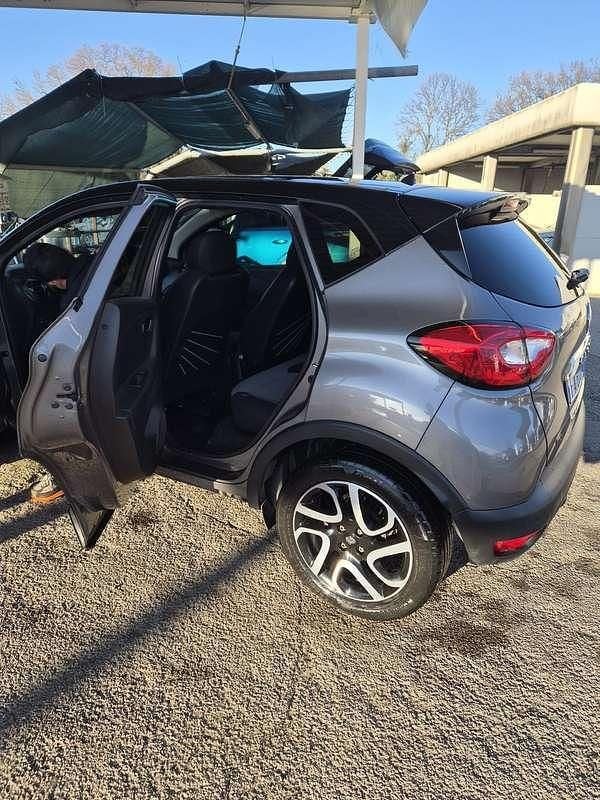 Usata Renault Captur 90 CV (66 kW) 2015 Grigio SUV