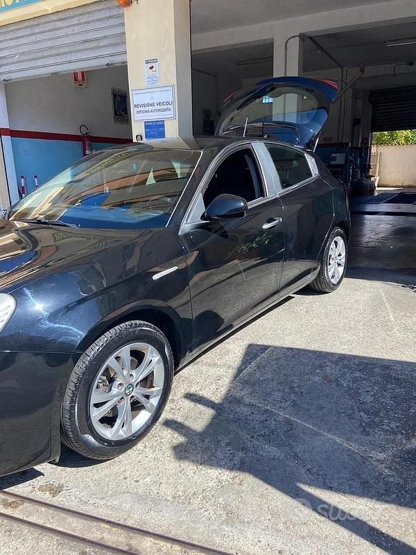 Usata Alfa Romeo Giulietta 120 CV (88 kW) 2010 Nero Utilitaria