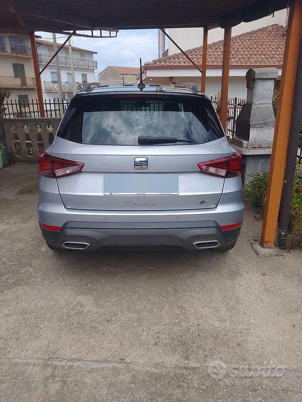 Occasion Seat Arona FR 95 ch (69 kW) 2023 Gris SUV