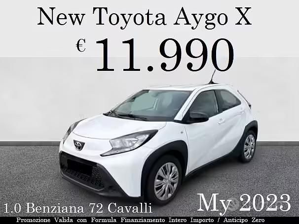 Usata Toyota Aygo X 72 CV (52 kW) 2023 Grigio SUV