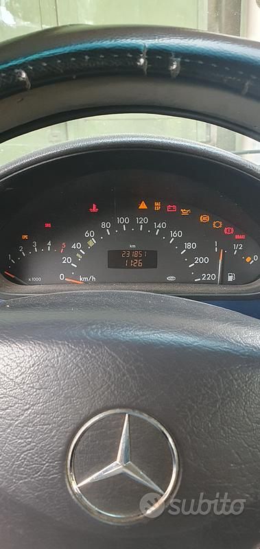 Blu Usata 2002 Mercedes A170 Tre volumi | 500 € (Super prezzo) - Immagine 1/3