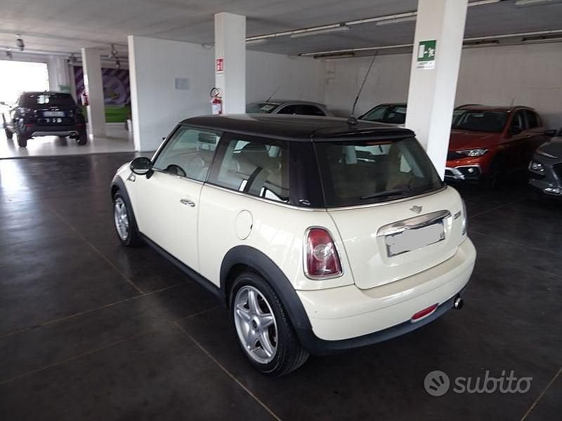 Usata Mini Cooper 120 CV (88 kW) 2007 Beige Utilitaria