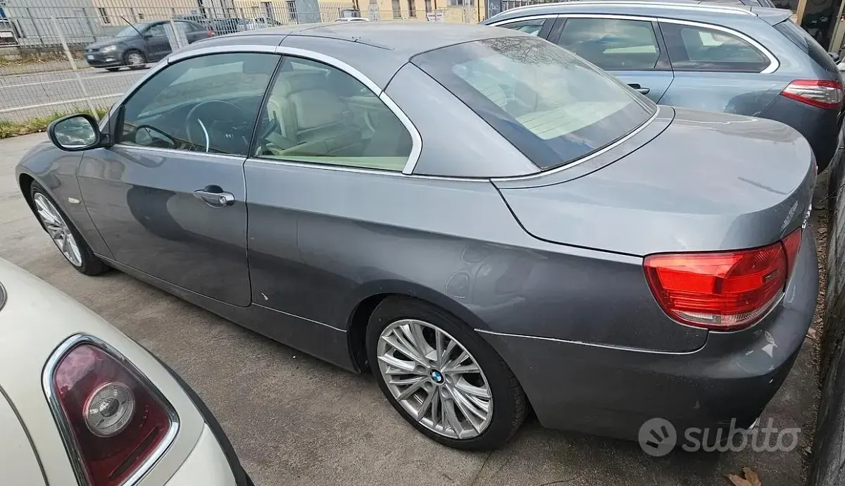 Usata BMW 320 Cabriolet Efficient Dynamics 177 CV (130 kW) 2010 Grigio Cabrio