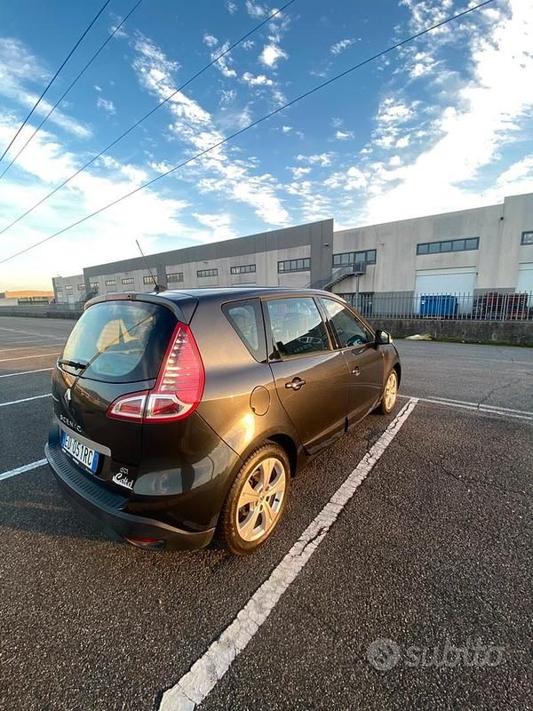 Usata Renault Scénic III 110 CV (80 kW) 2010 Blu Monovolume